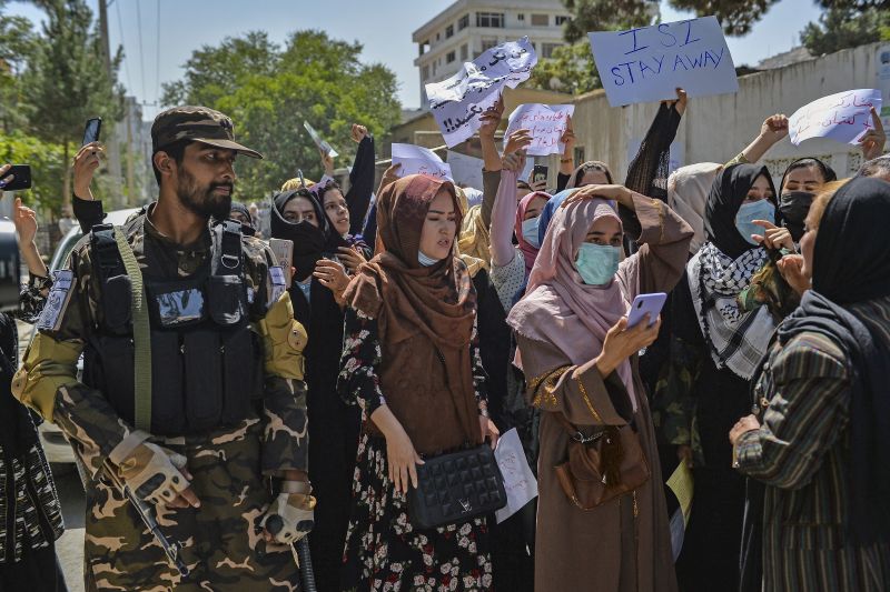 Nem igaz, hogy véget értek az afganisztáni harcok – A pandzsiri ellenállók kitartanak, országszerte tálibellenes tüntetések zalanak