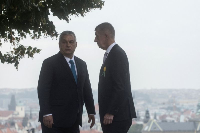 Kitiltották a külföldi sajtót Orbán és Babiš sajtótájékoztatójáról 