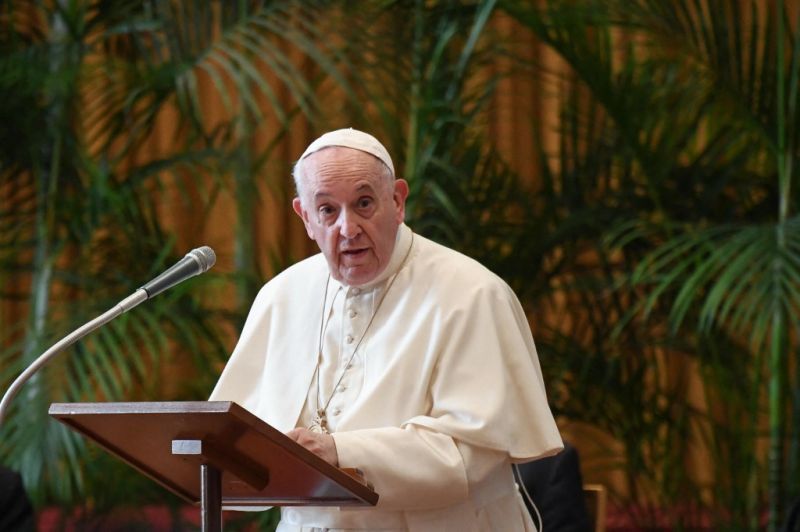 Ezt gondolja Ferenc pápa a francia katolikus egyház pedofil elkövetőiről