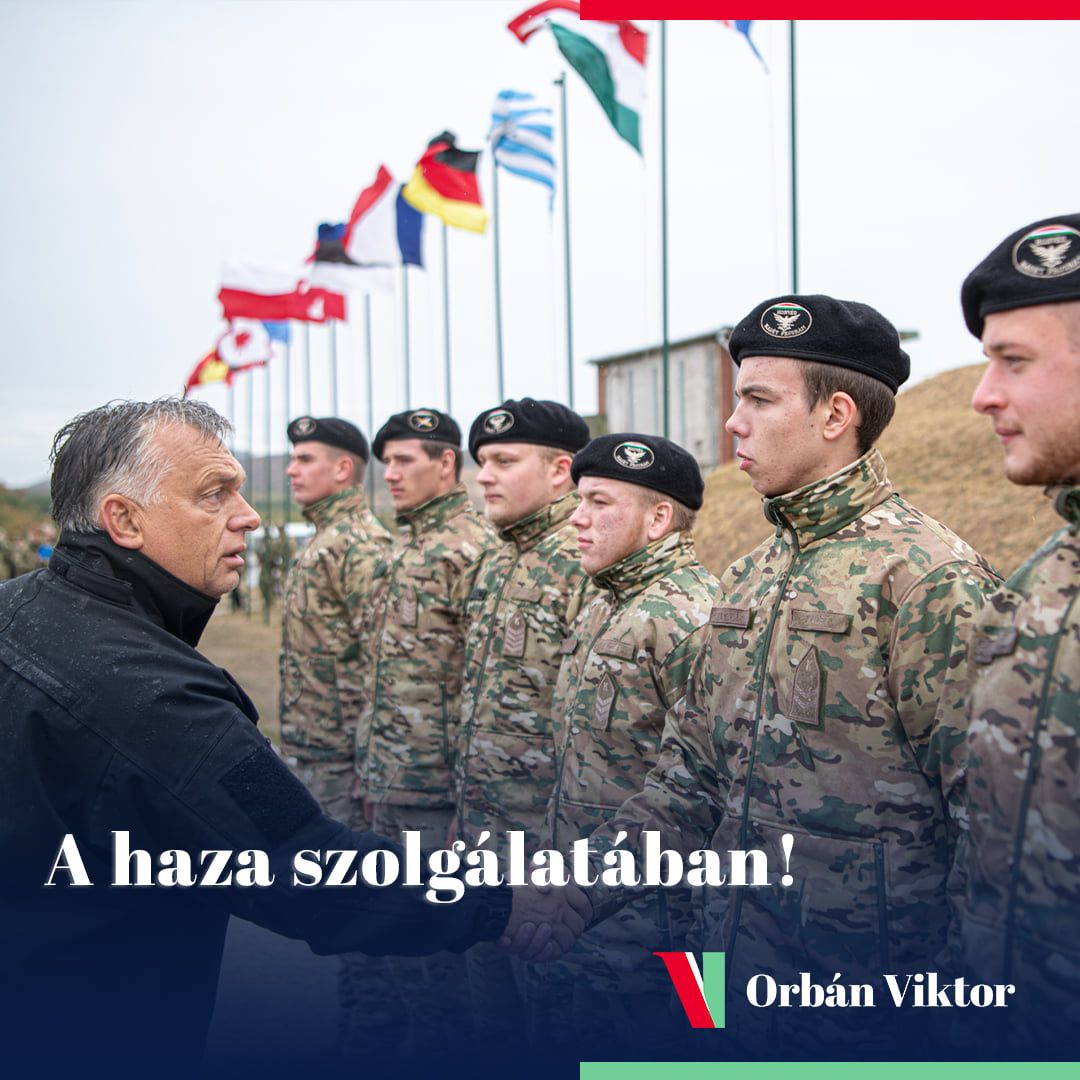 Orbánt nem igazán érdekli az előválasztás, inkább a hadseregünket méltatja