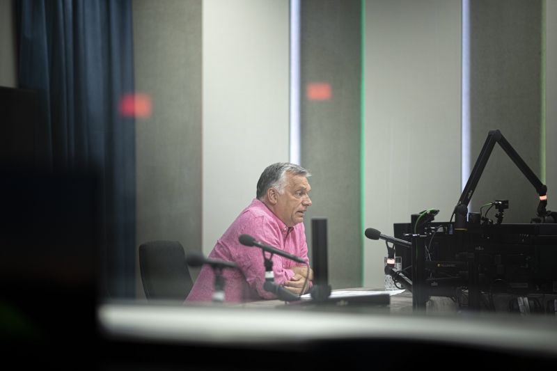 Orbán oldalán titokzatos fotó jelent meg 