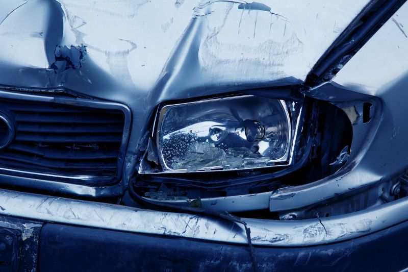 Tragikus baleset az M6-oson – többen is kirepültek az autóból