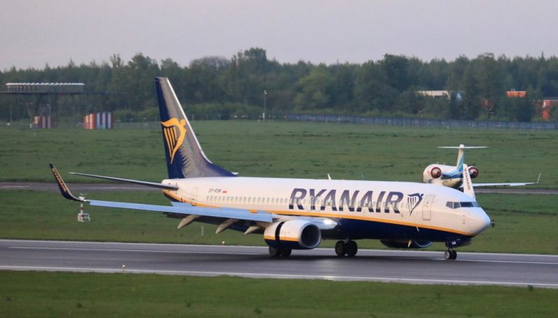 Botrány: két kisbabával otthagyott egy magyar családot Mallorcán a Ryanair