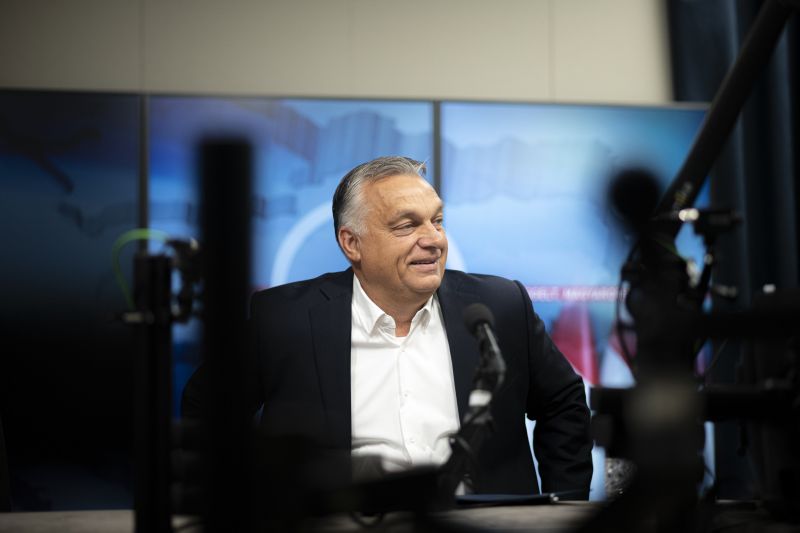 Orbán a hétvégén megkapja a harmadik oltást