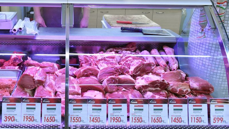 Már szinte ingyen van a sertéshús a boltokban, nagy bajban vannak a tenyésztők