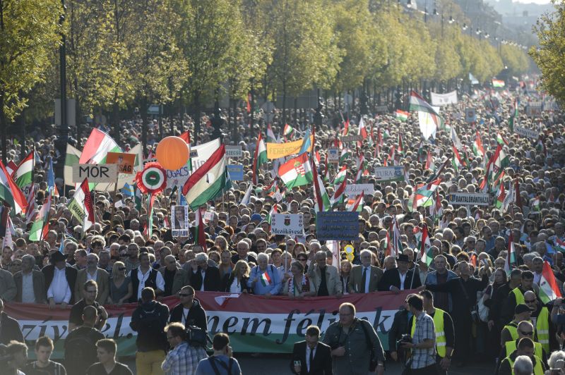Utat kell engedni a Békemenetnek: Budapest jó része egész hétvégén járhatatlan lesz