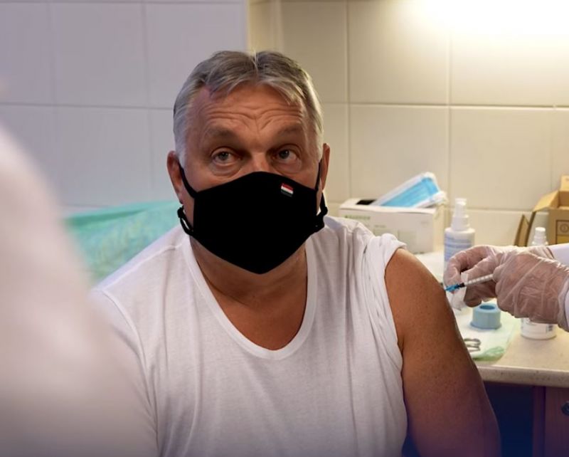 Orbán megkapta a harmadik oltást – videó