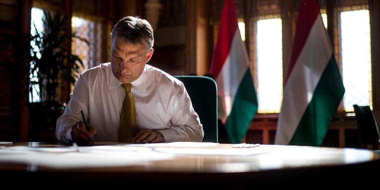 Orbán levelet küldött az oltásra regisztráltaknak, de most olyan témában, amire nem kapott engedélyt 