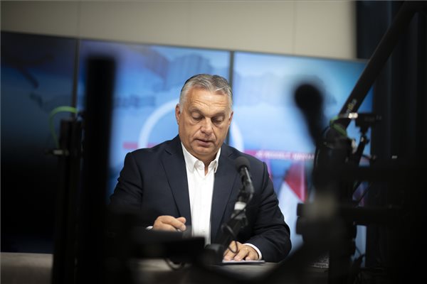 Orbán kiakadt a Kossuth rádióban: "Miért nem adják nekünk oda? Hát emiatt az LMBTQ-lobbi miatt"
