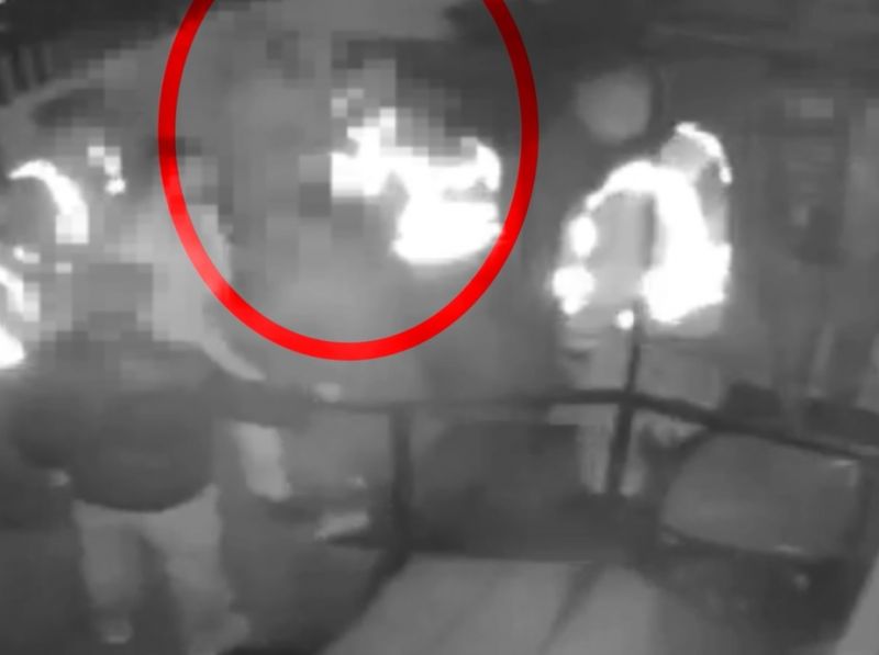 A részeg apa és fia rendőrökre támadt egy borsodi sörözőben – videó