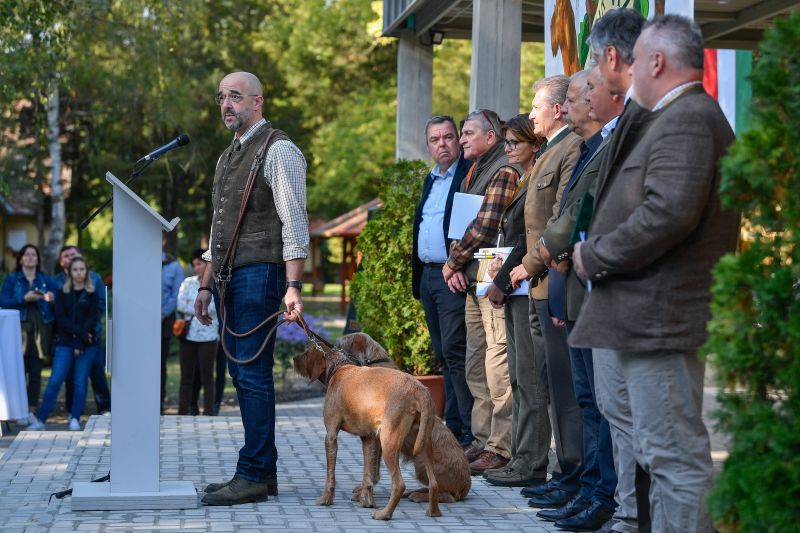 Kovács Zoltán: meg kell mutatni az embereknek, mit jelent kutyát tartani