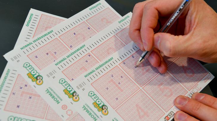 Itt vannak az ötös lottó nyerőszámai, másfél milliárdot ér a telitalálatos szelvény