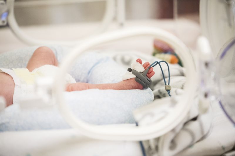 Egy ikrekkel terhes kismama is belehalt a koronavírusba