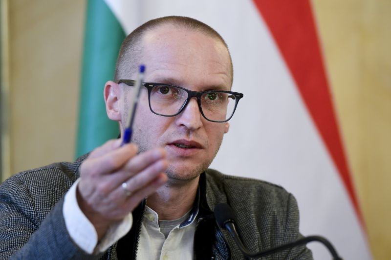 Magyar írók reagáltak Demeter Szilárd botrányos kijelentésére: „Nem irányíthatja a magyar kultúrát olyan ember, aki vállaltan lenézi azt” 