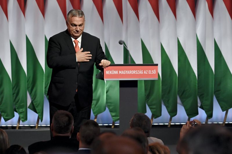 Ezt mondta Orbán a kongresszuson: kifizetjük a 13. havi nyugdíjat, Brüsszelt meg kell újítani