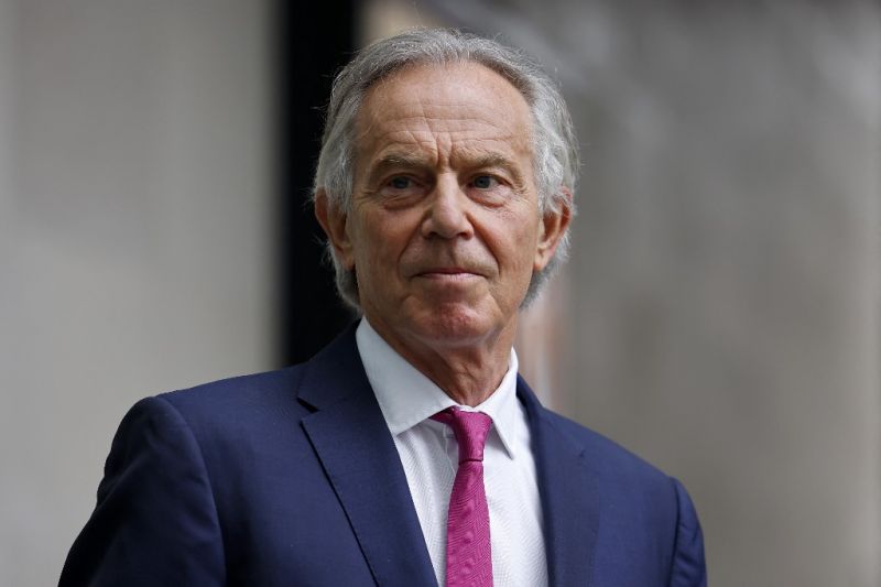 Százezrek írták alá a petíciót, amely Tony Blair lovagi címének visszavonását követeli