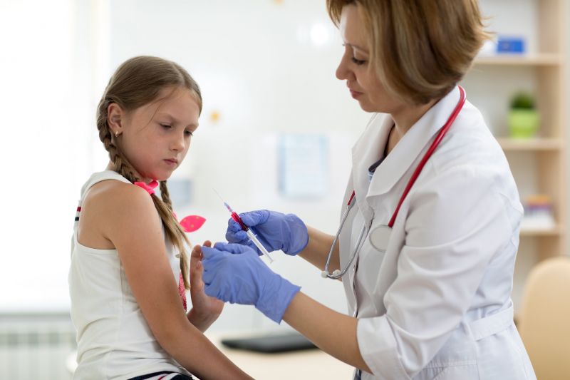 Megérkezett az első vakcinaszállítmány az 5-11 éves gyermekek számára 