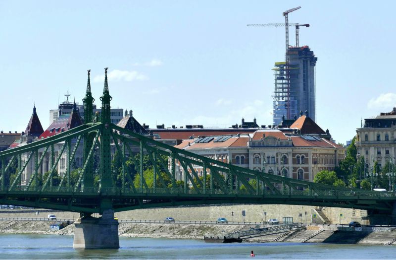 A Dunába zuhant egy férfi Budapesten