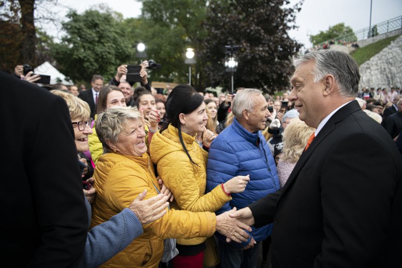 "Most már biztosra vehető az Orbán-kormány fölényes választási győzelme" – így kalkulál a kormánybarát egyesület