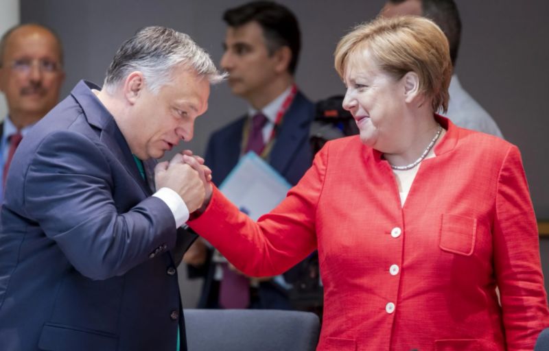 Nem repes az örömtől Merkel, ha elolvassa, Orbán milyen útravalót küldött neki