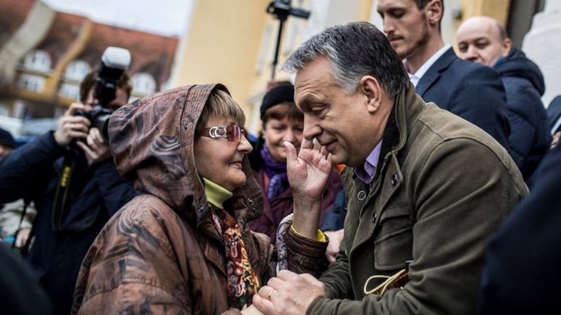 Orbán üzent a nyugdíjasoknak: "ha van miből adni, az ember szívesen ad"