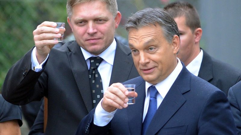 Összefogott a Fidesz és az ellenzék – lehet piálni az Országházban továbbra is