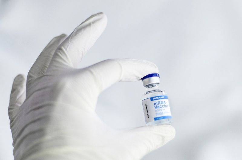 Vakcinaháború: Súlyos vádak érték a Pfizer