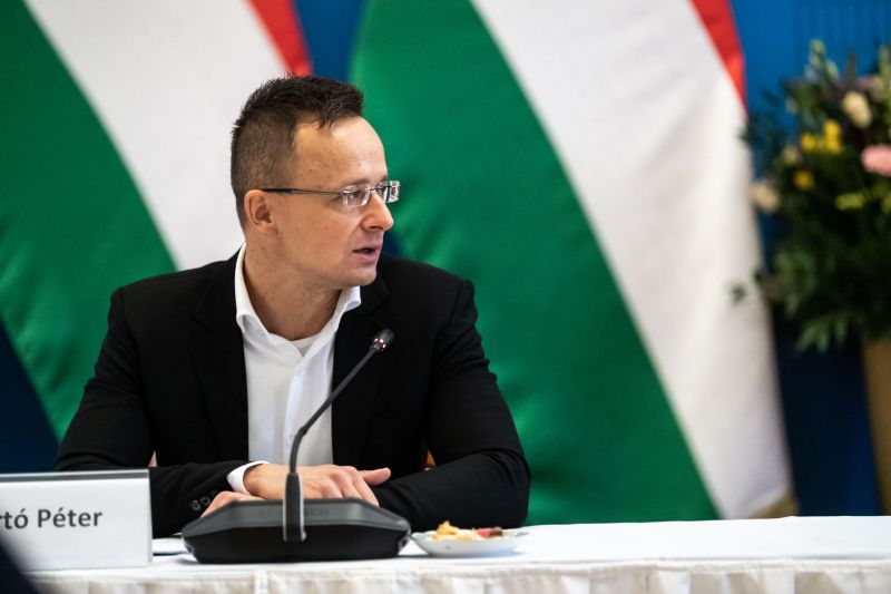 Szijjártó: két magyar állampolgár még szombat este elhagyhatja Kazahsztánt