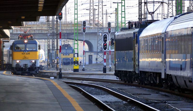 Elszabadult egy vonat Szlovákiában, Magyarországra is átgurult! 