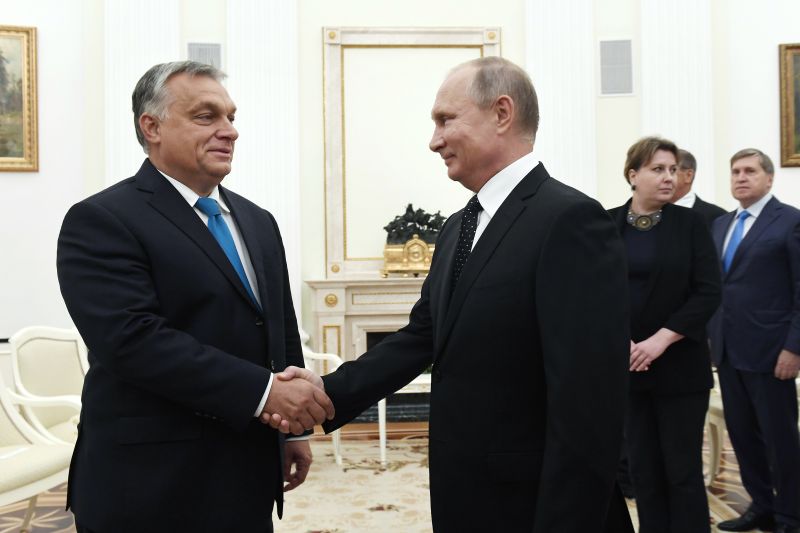 Orbán megszólalt a Putyin-találkozó kapcsán kapott ellenzéki kritikáról: "Bennünket nem lehet sehova sem odarendelni"