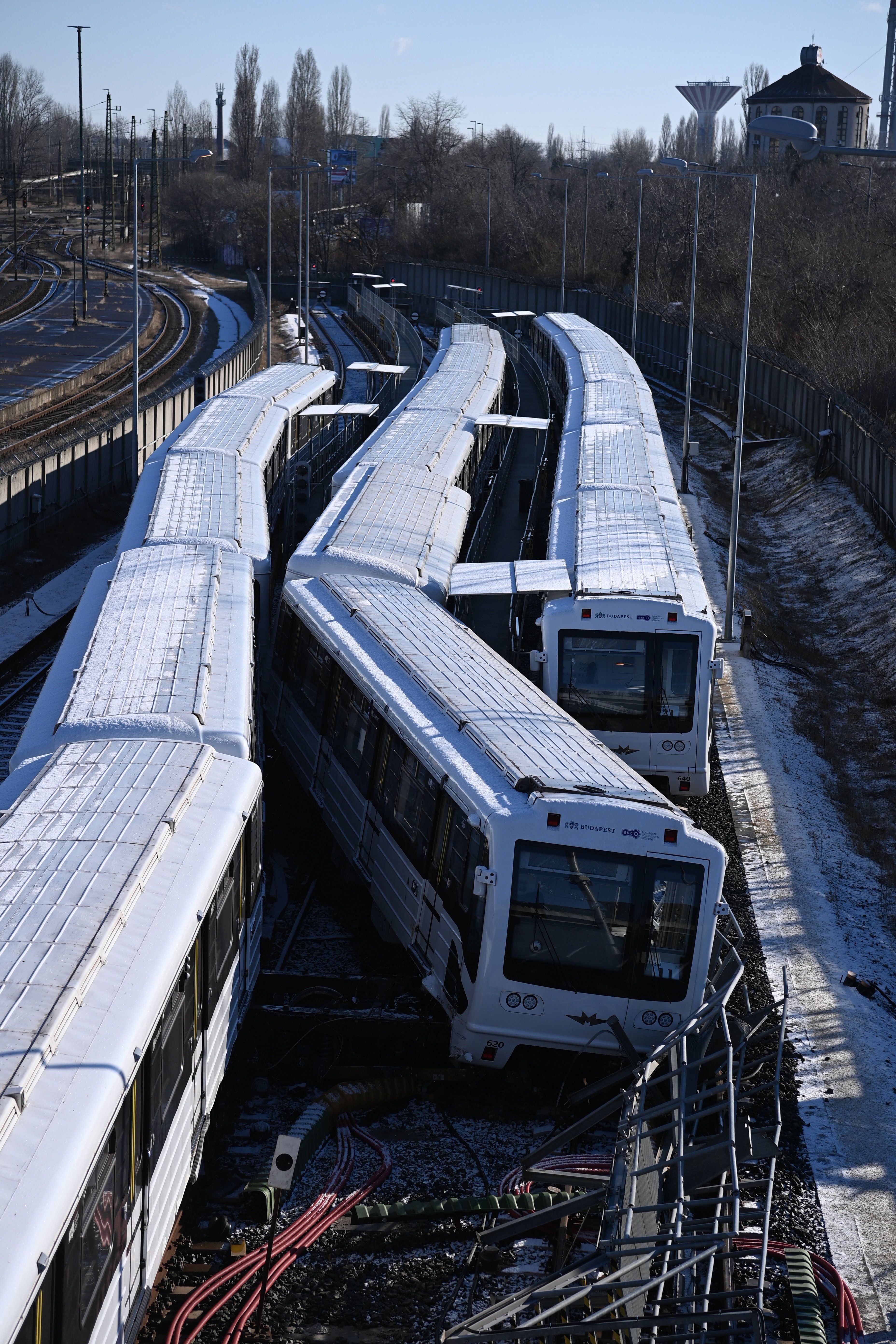Vérfagyasztó képeken a Kőbánya-Kispestnél összeütközött metrószerelvények