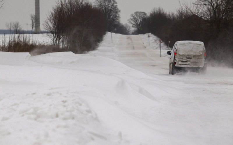 Hófúvásra figyelmeztet a meteorológiai szolgálat, ezekben a megyékben kell fokozottan ügyelni az utakon