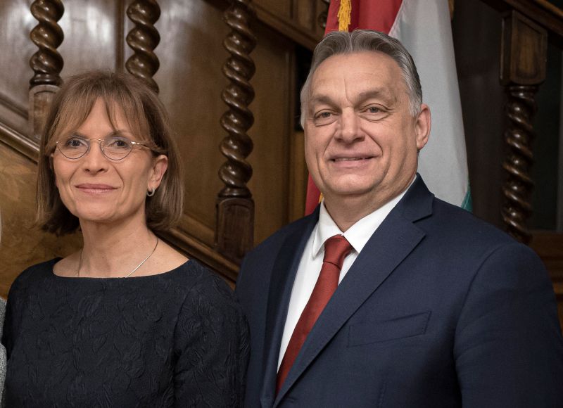 Elemző: Ha előkerül egy felvétel arról, hogy Orbán veri vagy megcsalja a feleségét, akkor győzhet az ellenzék