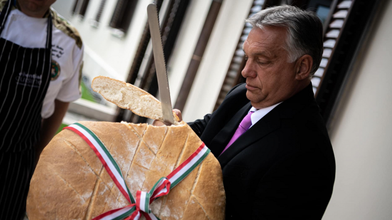 Orbán befagyasztotta az árakat – mutatjuk mennyit kell fizetni a hat termékért 
