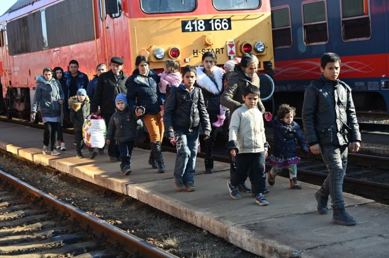 Uniós biztos: az EU tervet dolgoz ki a menekültek esetleges elosztására