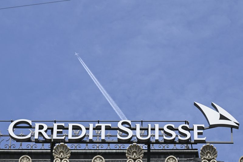 Felszólította a svájci bank a részvényeseket, hogy semmisítsék meg az oligarchákkal kapcsolatos dokumentumokat