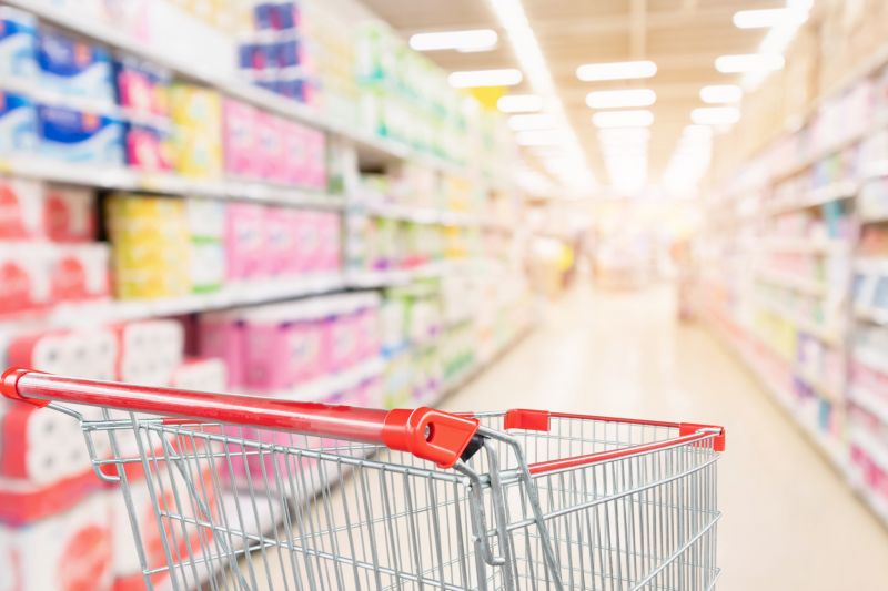 Az árstop árnyoldala, amiről nem beszél a Fidesz: ellepték az üzleteket az olcsó külföldi import-élelmiszerek