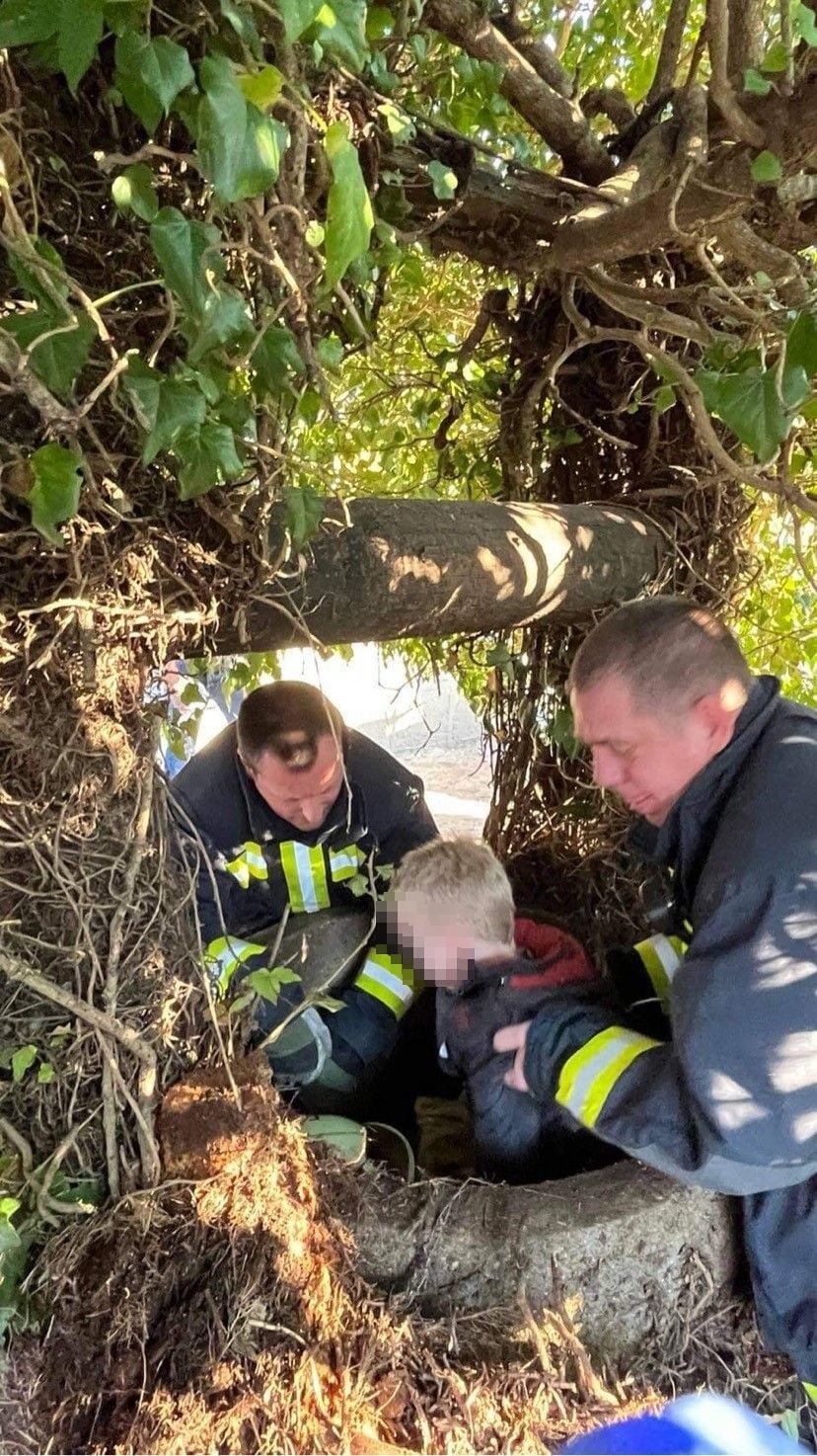 Szörnyű képek: 15 méter mély kútba zuhant egy négyéves kisfiú Magyarországon