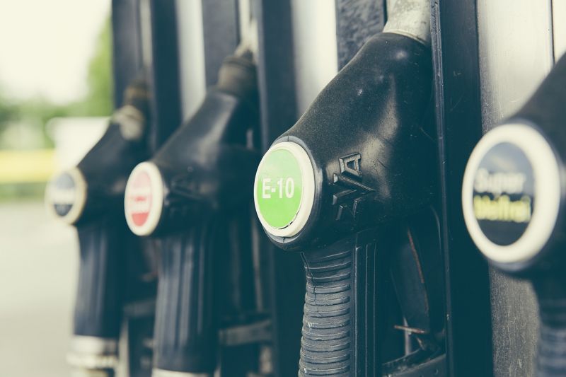 Kétezer benzinkutat ellenőrzött a NAV a hatósági ár bevezetése óta