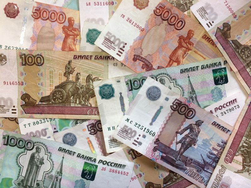 Beszakadt a rubel az Oroszország elleni szankciók miatt