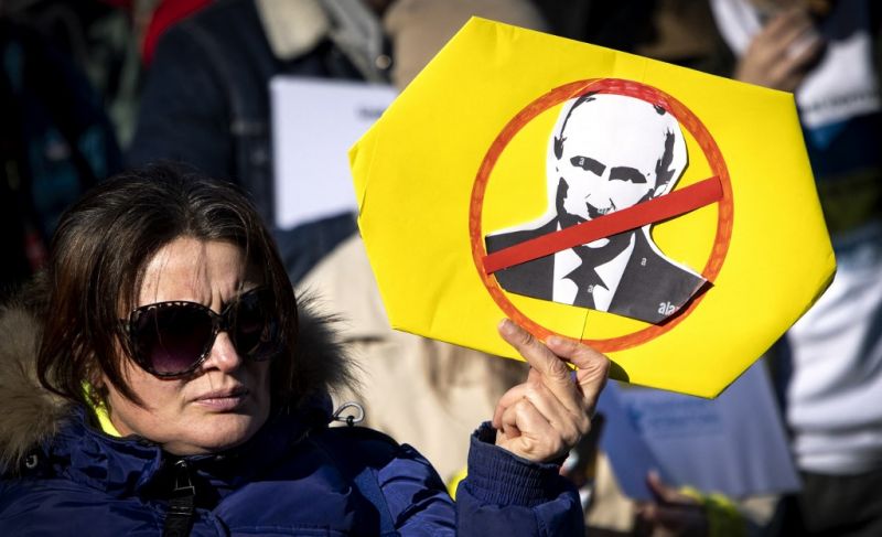 Putyin paranoid és kezd sarokba szorulni – Lehetetlen megjósolni a következő lépését