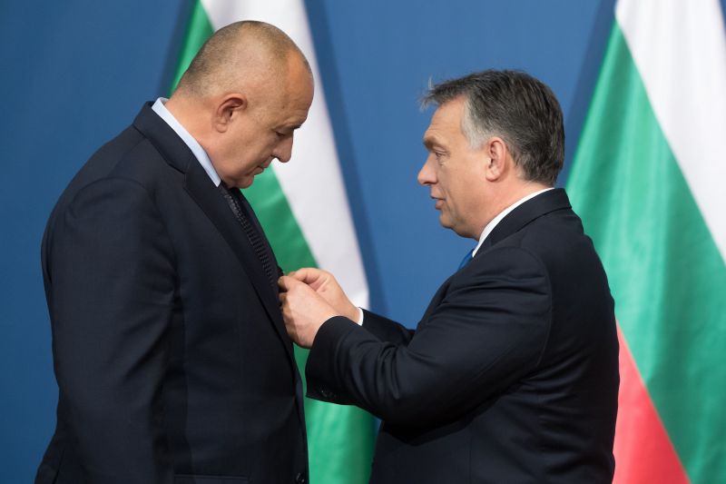 Az unióspénz-mutyik miatt őrizetbe vett volt bolgár kormányfőnek magas rangú magyar állami kitüntetése is van  