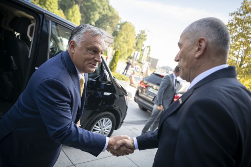 Szabad Európa: Orbán szlovén barátjának kampányához a magyar kormány legbelsőbb köreiből érkezett kölcsön 