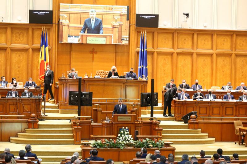 Újabb korrupt politikus fogtak, ezúttal Romániában – 8 és fél év börtönt kapott