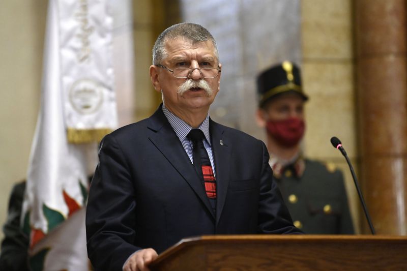 Kövér László köztársasági elnökként mutatta be Róna Pétert a Parlamentben
