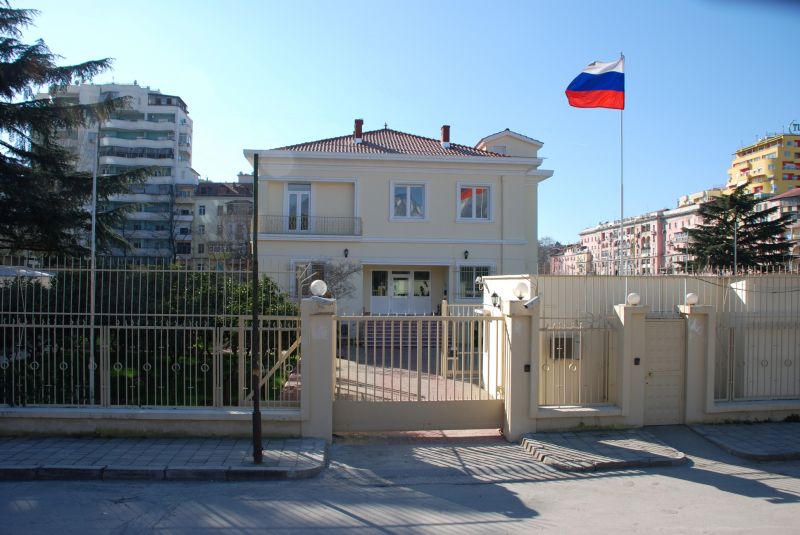 Az albánok is odaszúrtak az oroszoknak: Független Ukrajnára nevezték át a nagykövetség utcáját