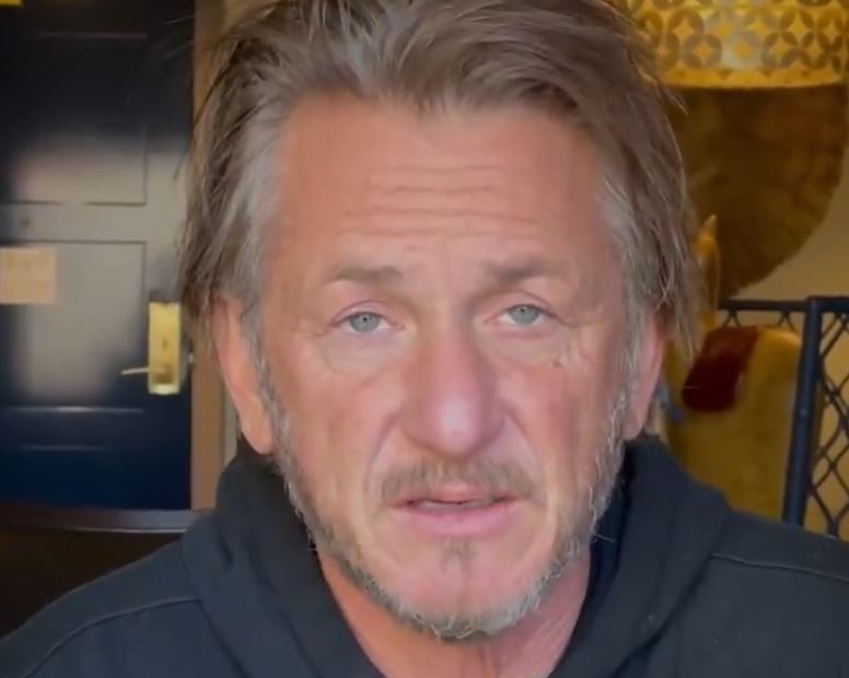 Sean Penn autóját hátrahagyva távozott Ukrajnából