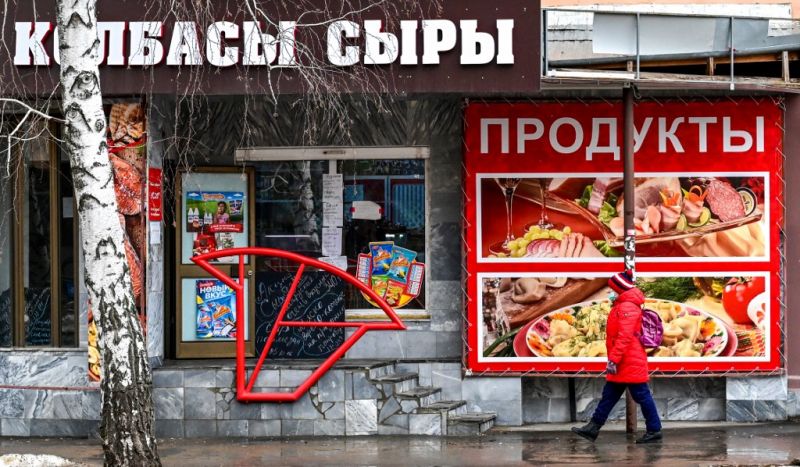 Fojtogatják a szankciók Oroszországot: az élelmiszerboltjaik lassan kiürülnek