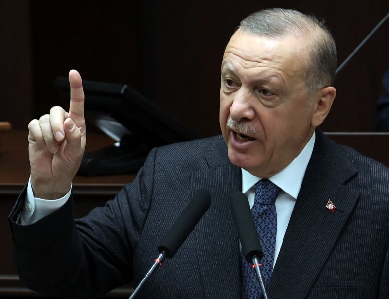Zelenszkij a civilek kimenekítése ügyében várja Erdogan közbenjárását
