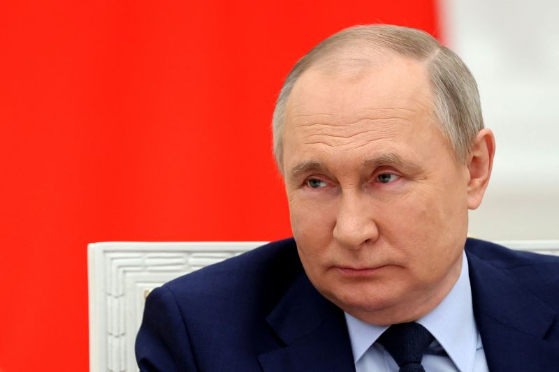 Szembemegy az orosz hadsereg Putyinnal? – az orosz erők újrakezdték a légicsapásokat Azovsztal acélgyár ellen